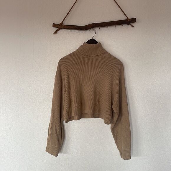 Tan cropped sweater - Picture 4 of 5
